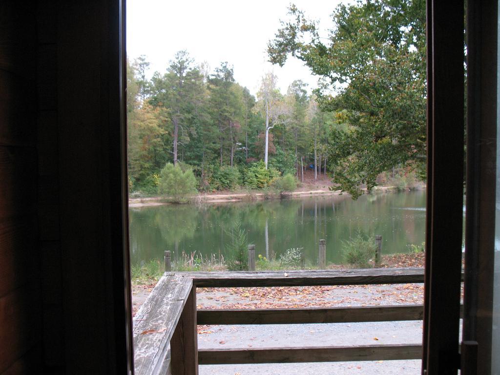 Forest Lake Camping Resort Lakefront Cabin 8 Advance Exterior photo