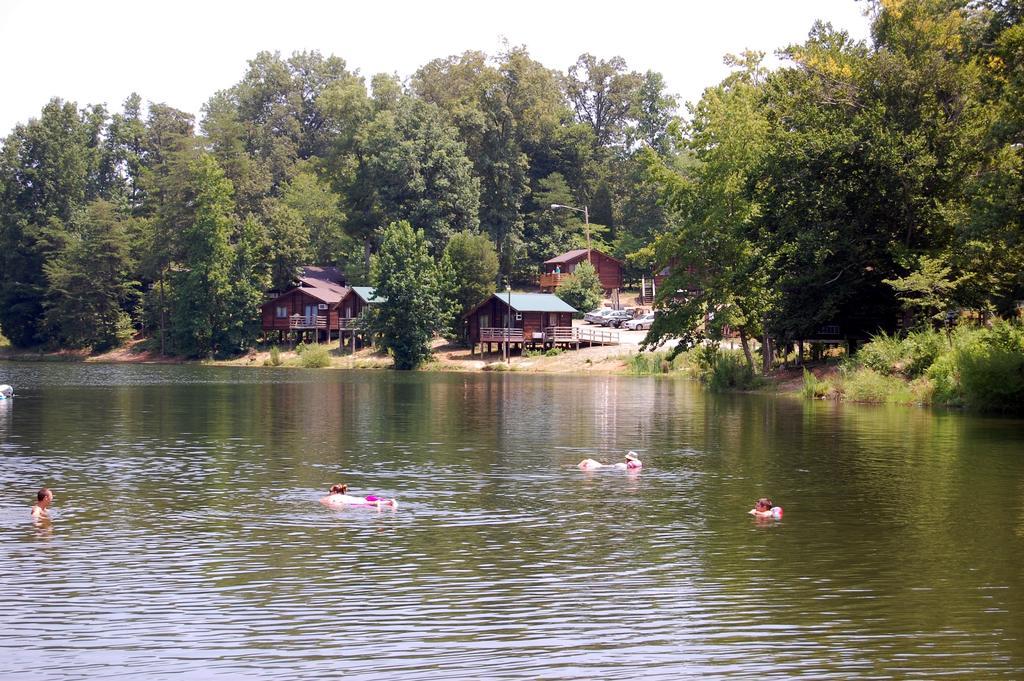 Forest Lake Camping Resort Lakefront Cabin 8 Advance Exterior photo